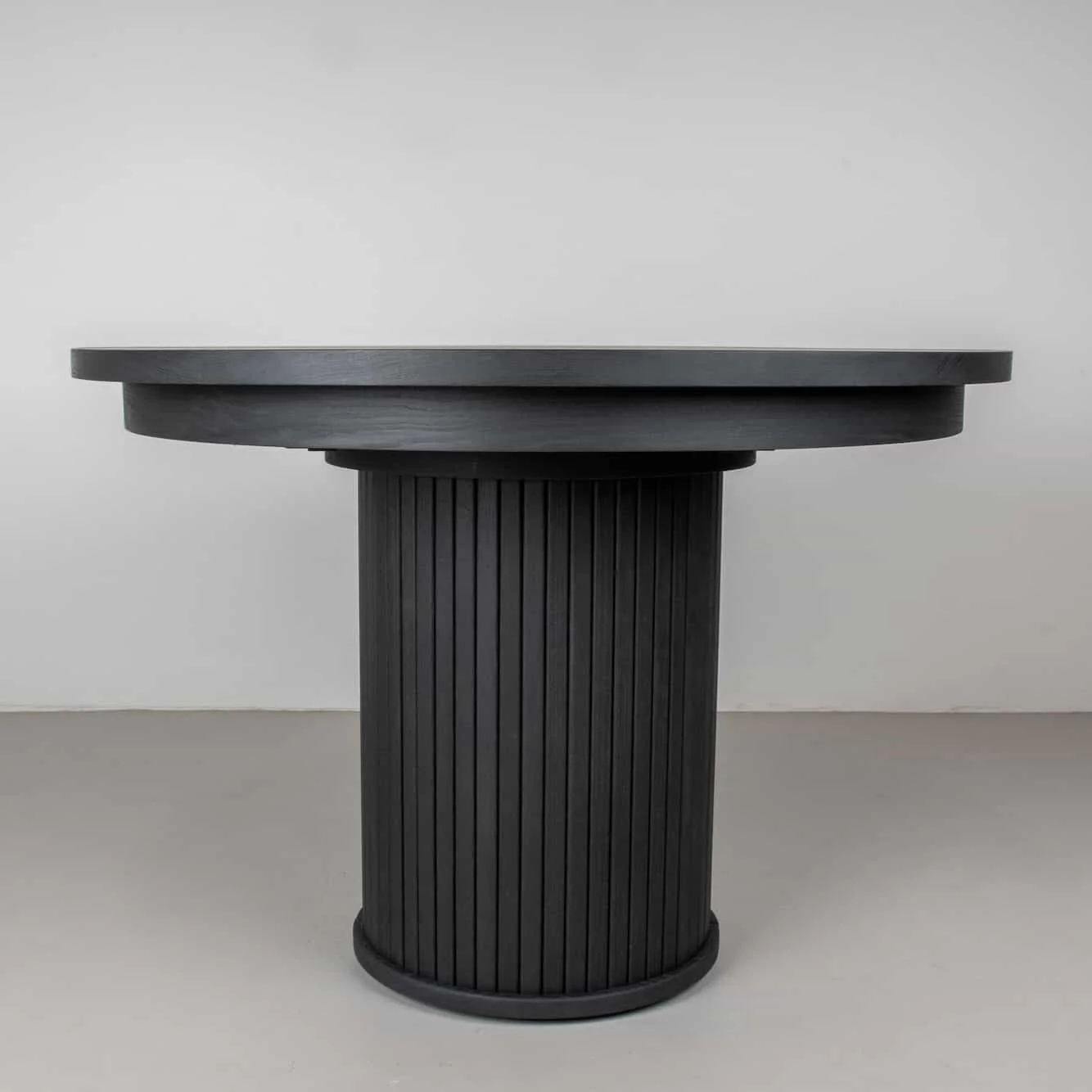 Yoho Round Extendable Pedestal Table - Image 3