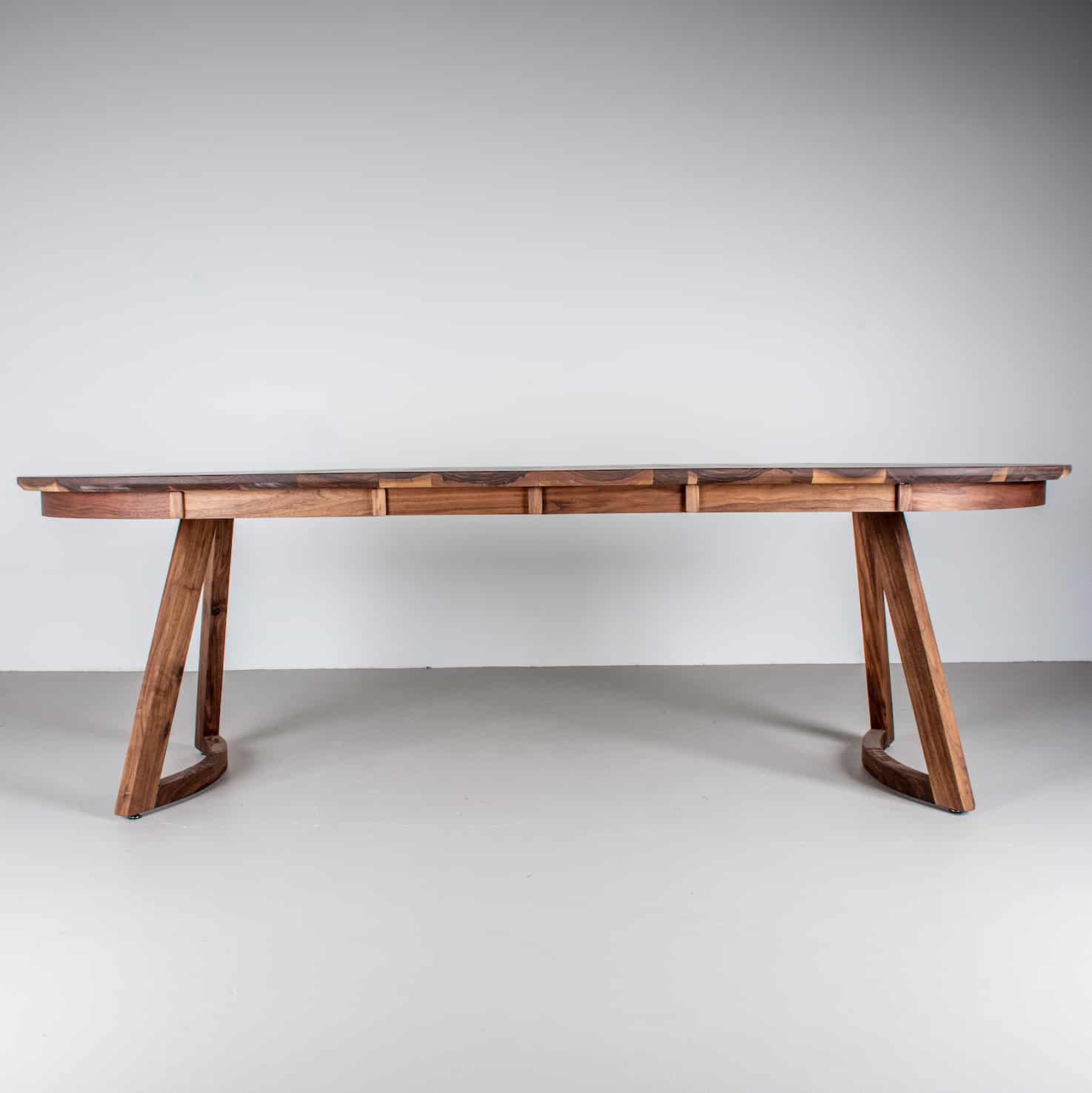 Murray Oval Extendable Table - Image 4