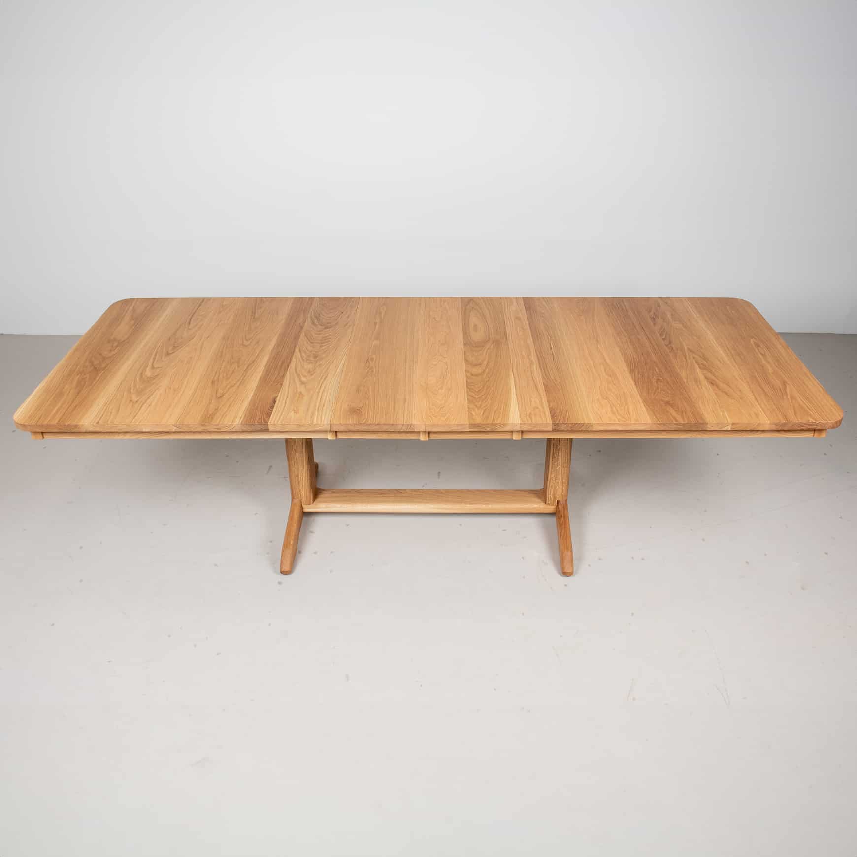 Martin Extendable Trestle Table - Image 3