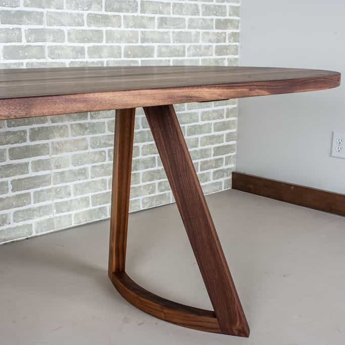 Murray Oval Dining Table - Image 3
