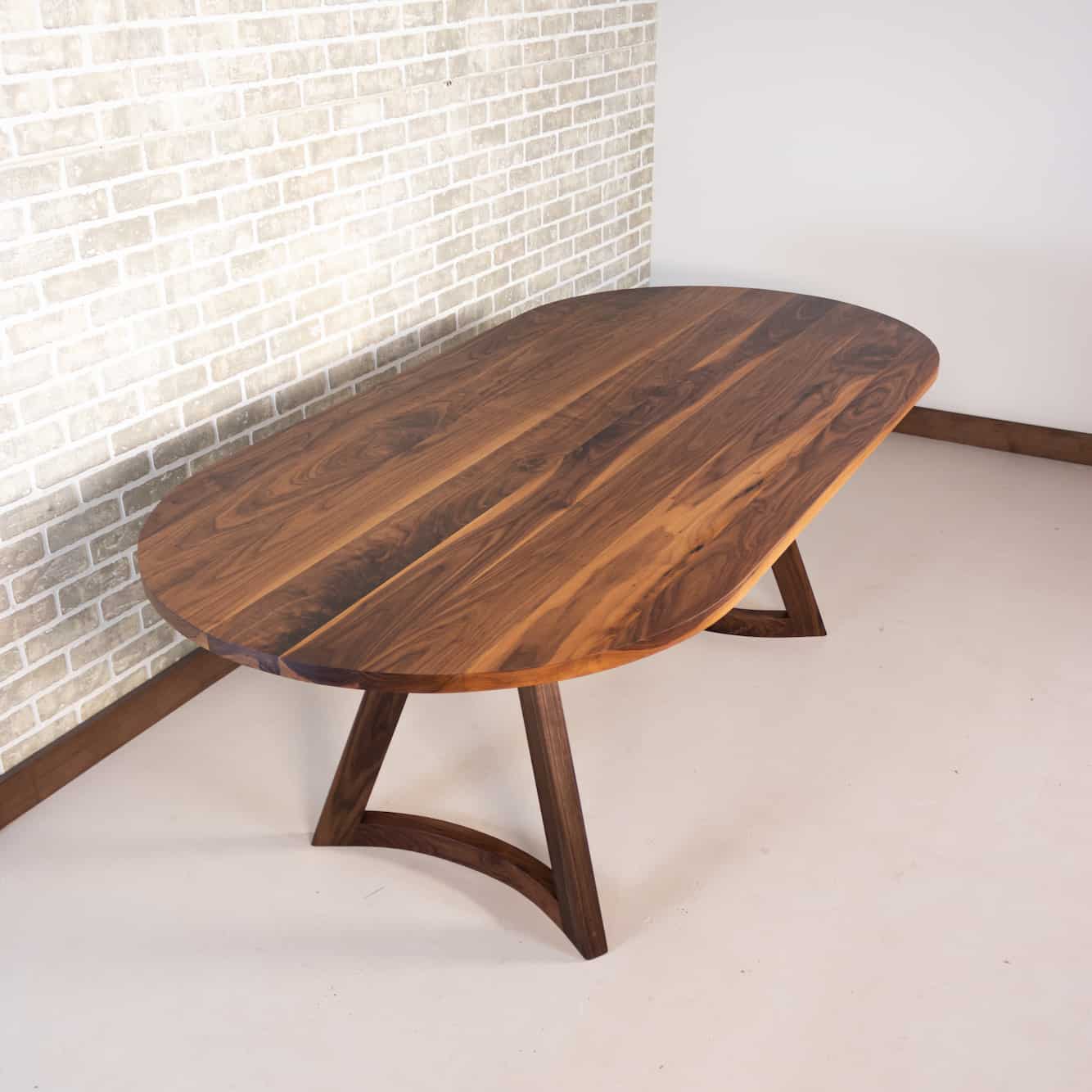Murray Oval Dining Table - Image 6