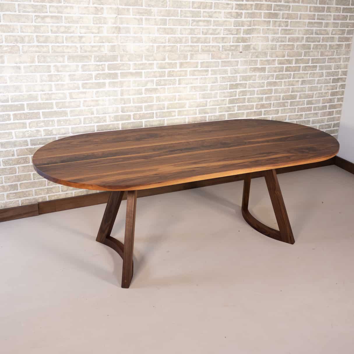Murray Oval Dining Table - Image 7