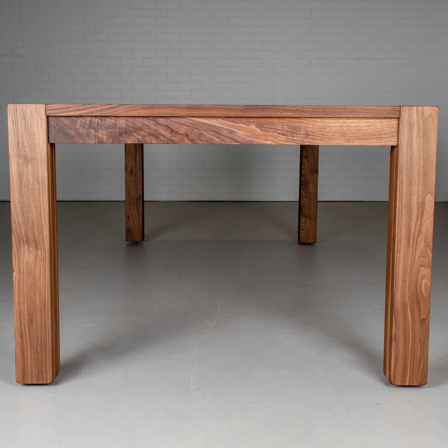Beaumont Modern Extendable Table - Image 3