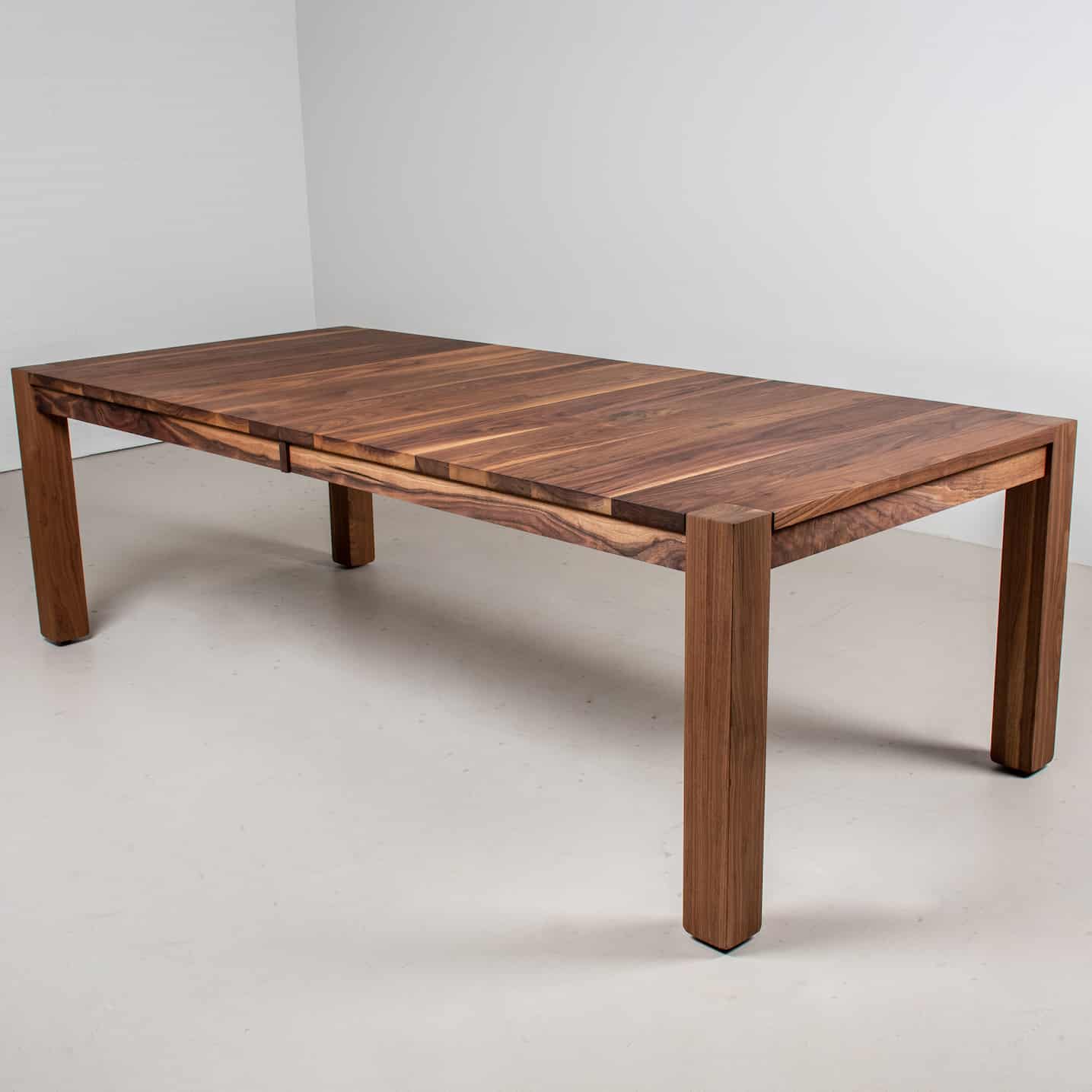Beaumont Modern Extendable Table - Image 4