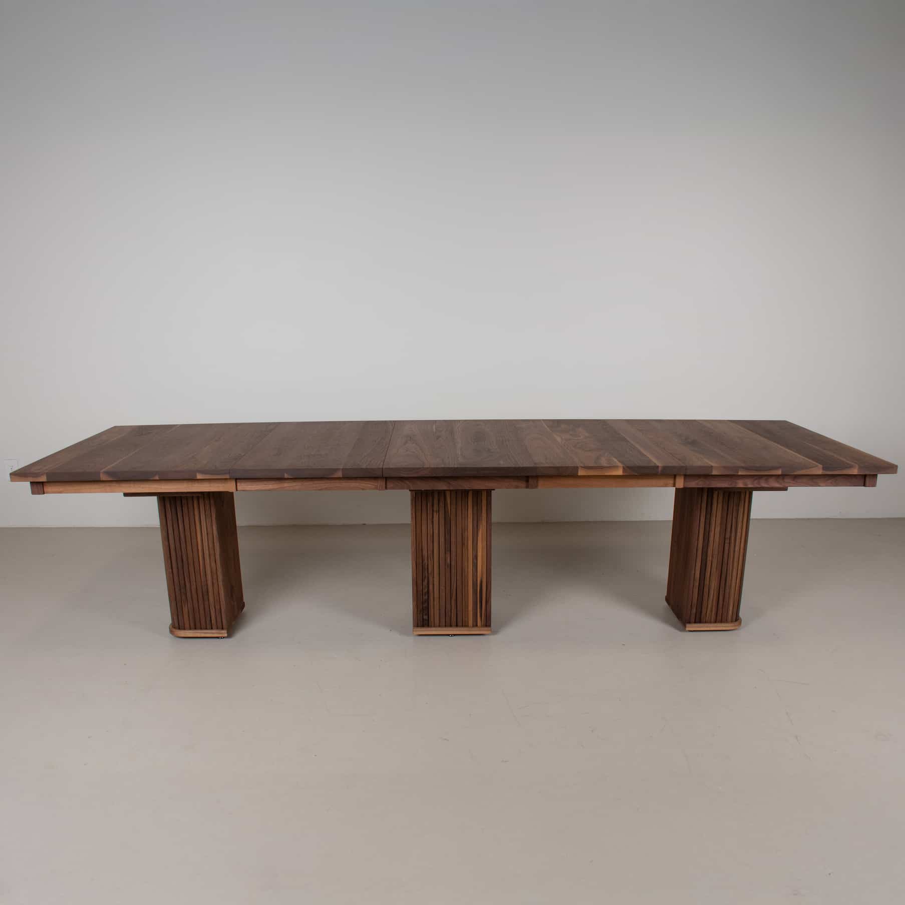 Yoho Extendable Pedestal Table - Image 3